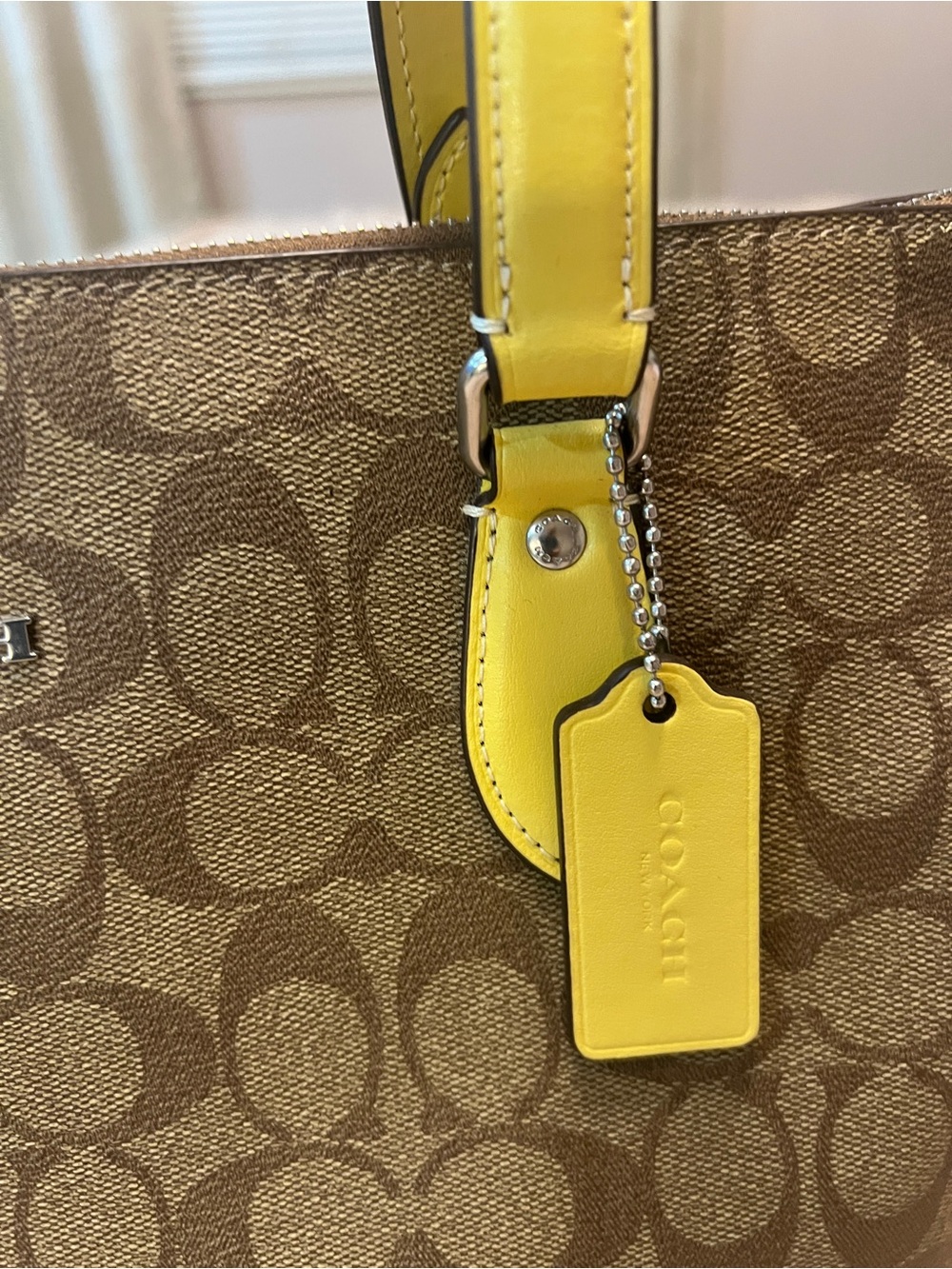 Coach Gallery Tote Authentic - Picture 5 of 10